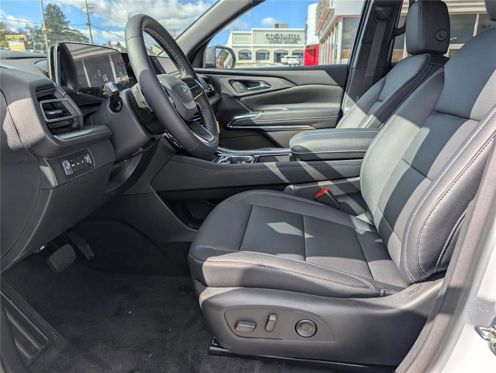 New 2026 Chevrolet Traverse LT w/ Midnight/Sport Edition image 14