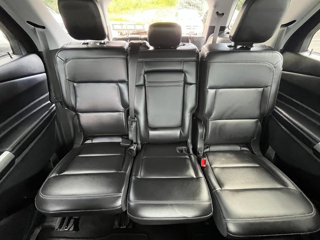 Used 2023 Ford Explorer XLT w/ Equipment Group 202A AWD/4WD image 27