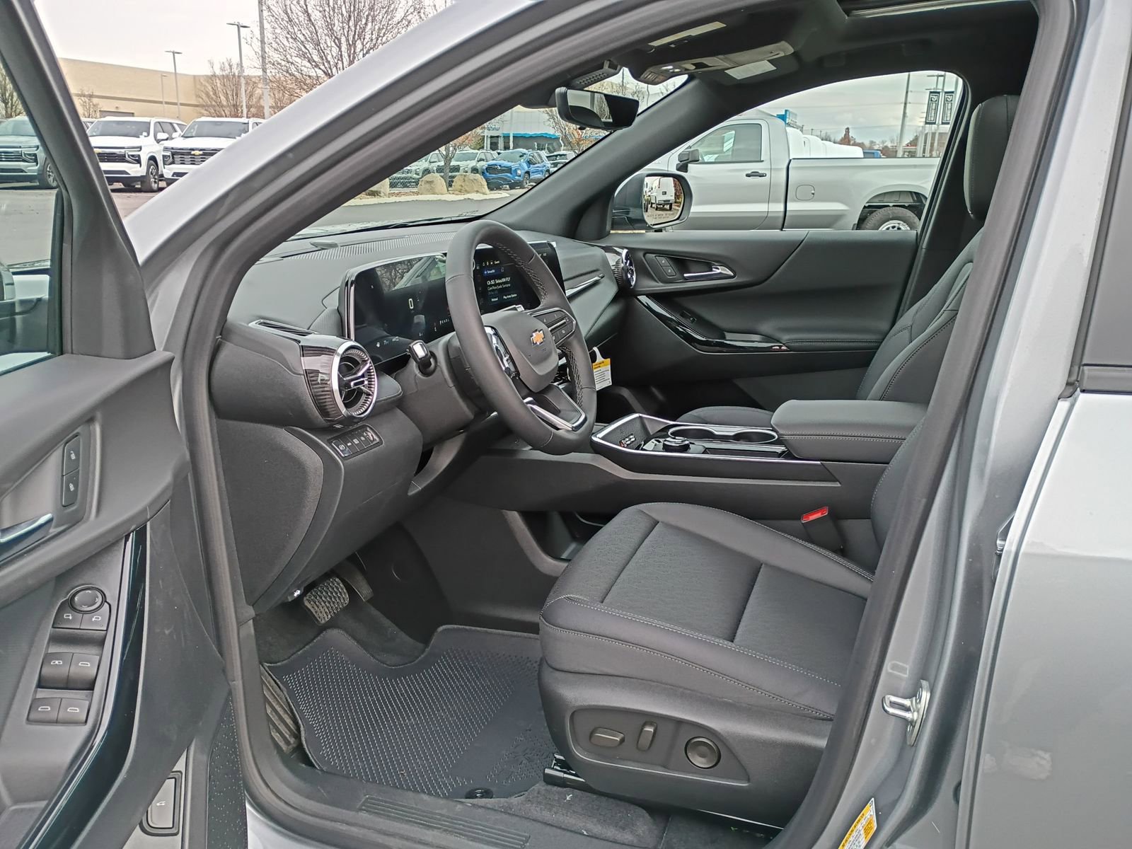 New 2026 Chevrolet Equinox LT w/ Convenience Package II image 30
