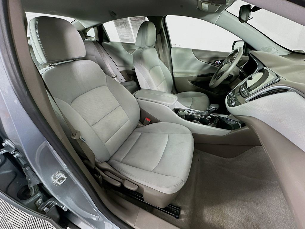 Used 2024 Chevrolet Malibu LT image 34