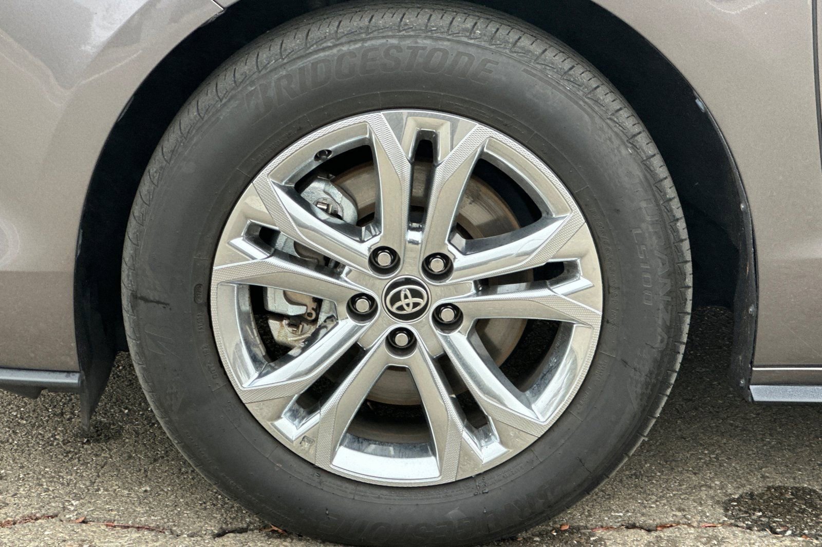 Used 2023 Toyota Sienna Platinum image 44