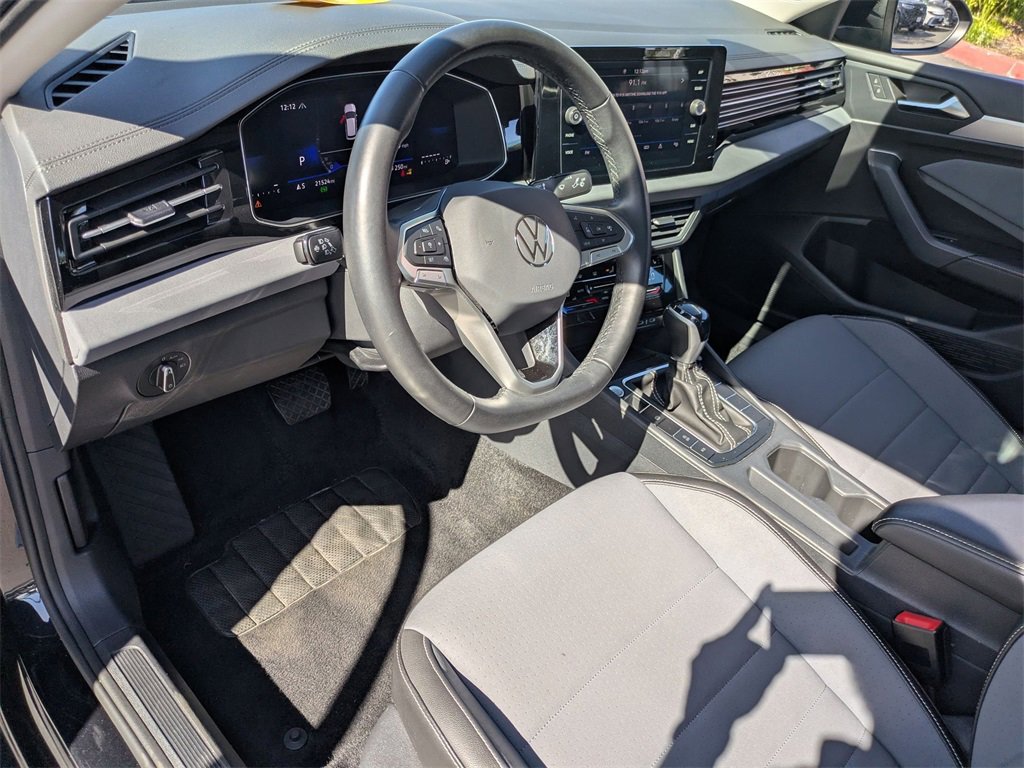 Used 2025 Volkswagen Jetta SE image 17