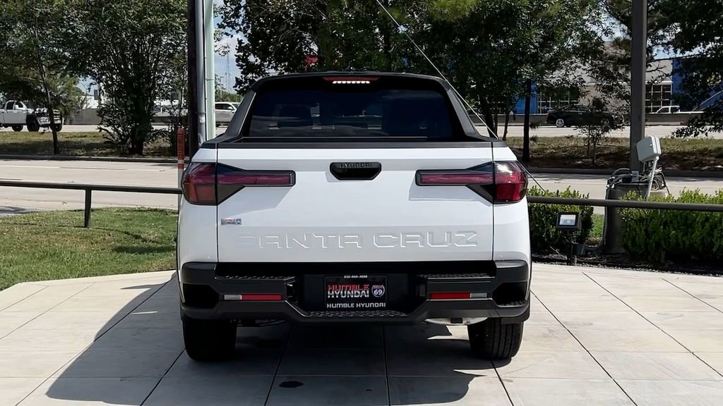 Used 2025 Hyundai Santa Cruz SE image 18