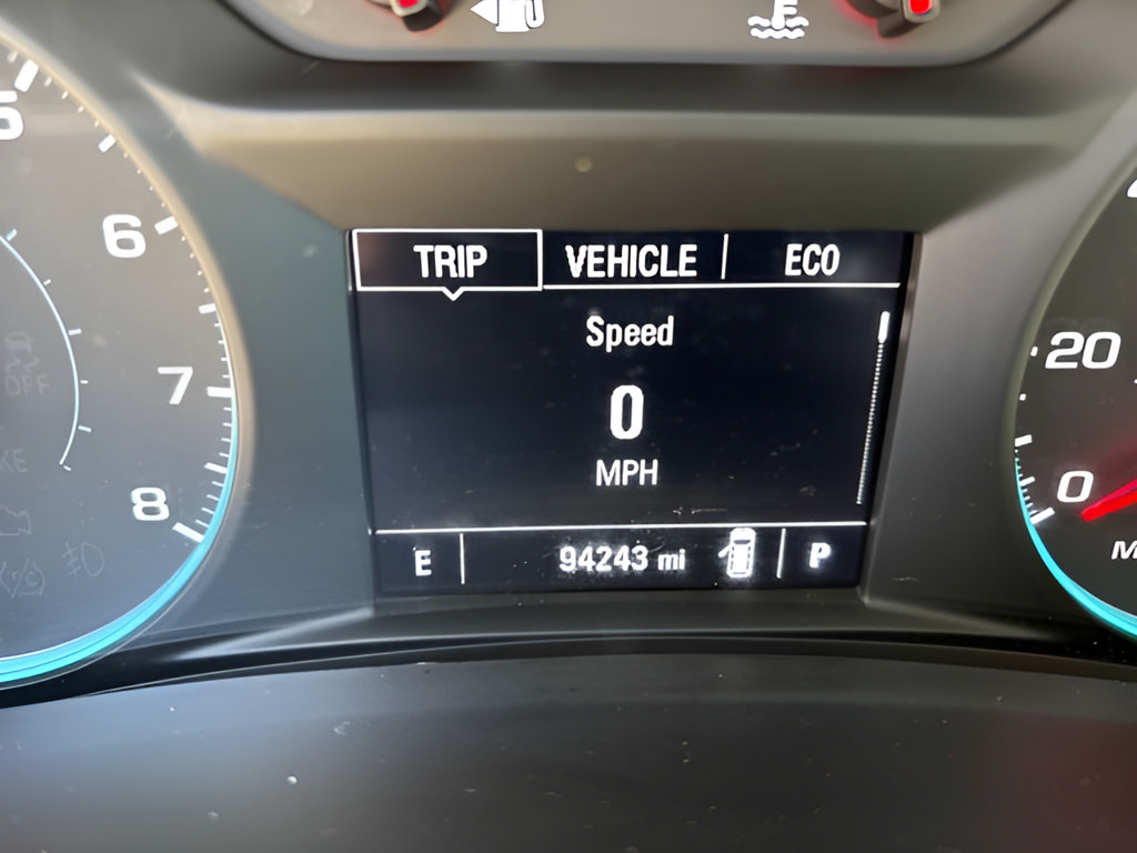 Used 2018 Chevrolet Equinox LT FWD image 22