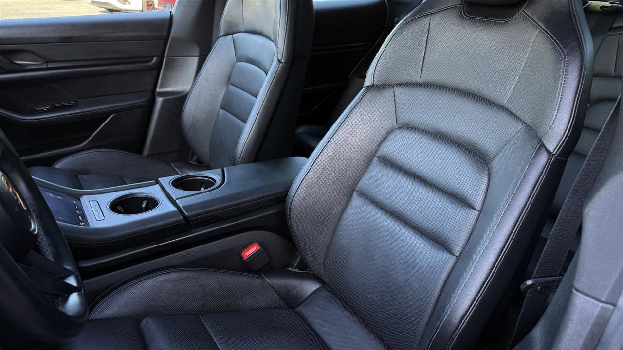 Used 2022 Porsche Taycan RWD image 30