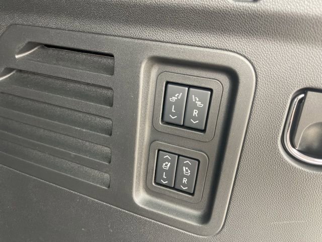 Certified 2025 Chevrolet Traverse RS w/ LPO, Floor Liner Package AWD/4WD image 42
