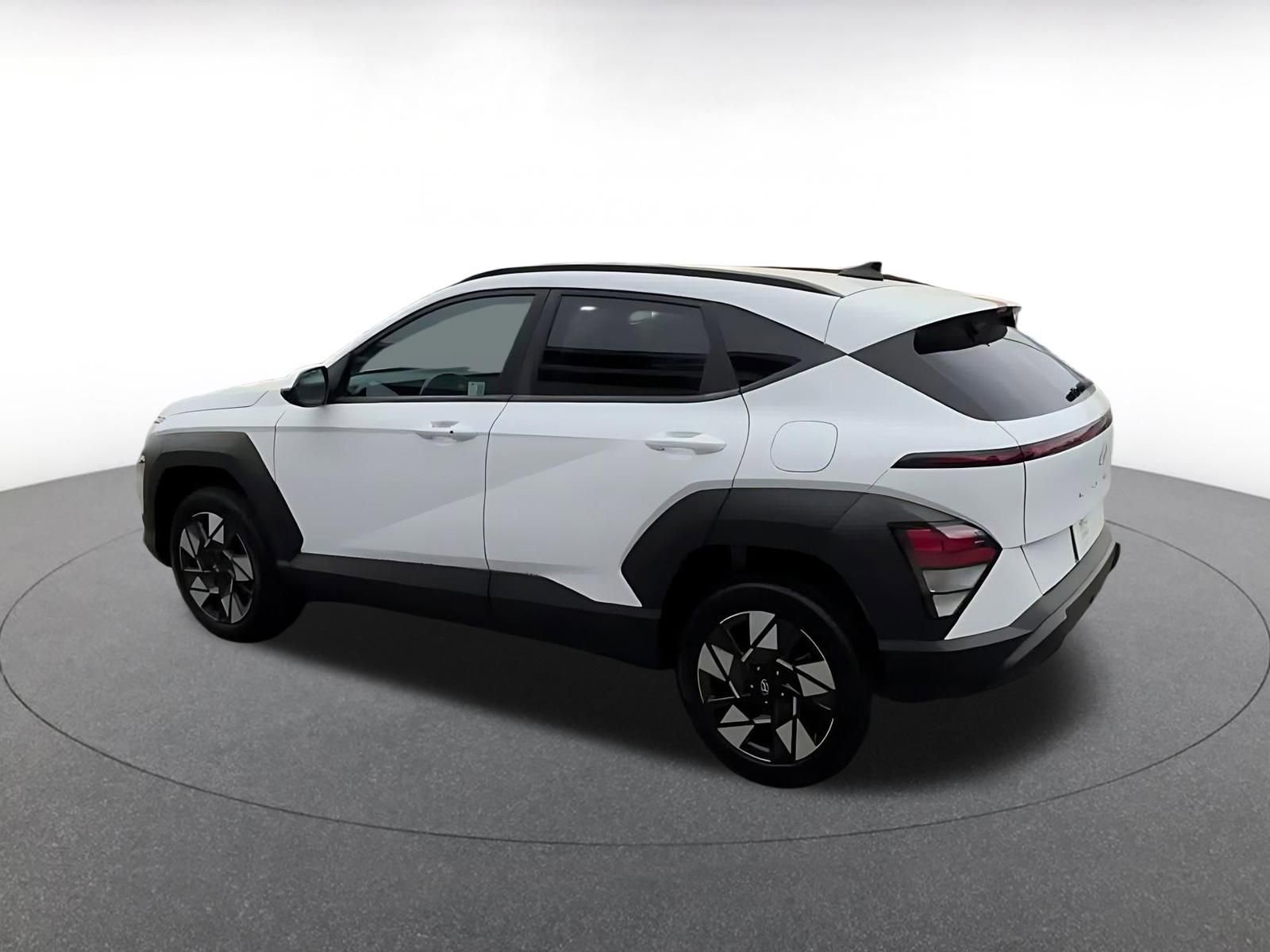 Used 2025 Hyundai Kona SEL image 11
