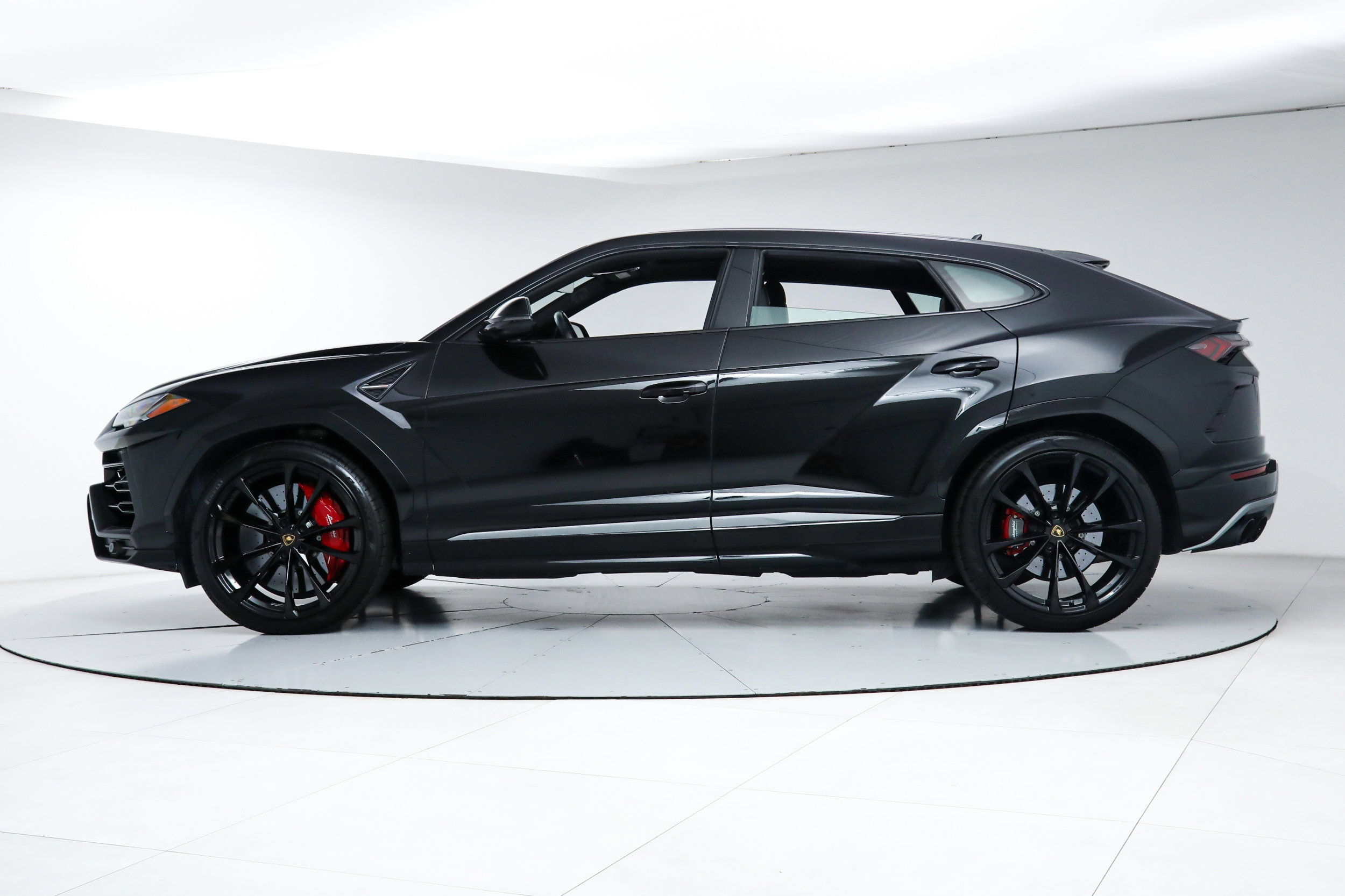 Used 2022 Lamborghini Urus image 2