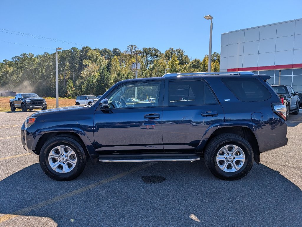 Used 2018 Toyota 4Runner SR5 Premium RWD image 2