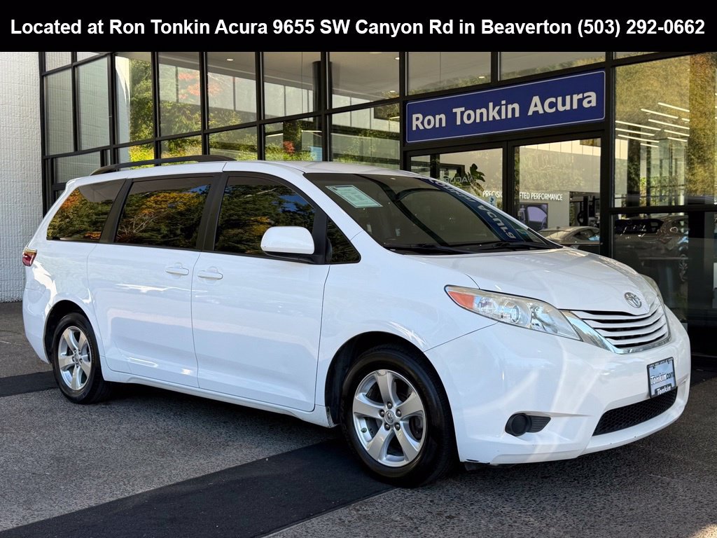 Used 2017 Toyota Sienna LE