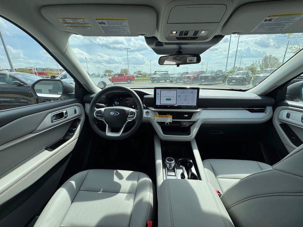 New 2026 Ford Explorer Active w/ Active Comfort Package AWD/4WD image 17
