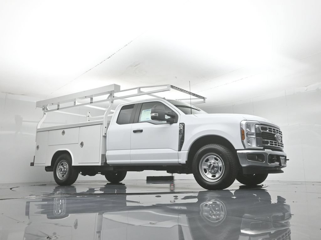 New 2026 Ford F350 XL w/ XL Chrome Package RWD image 3