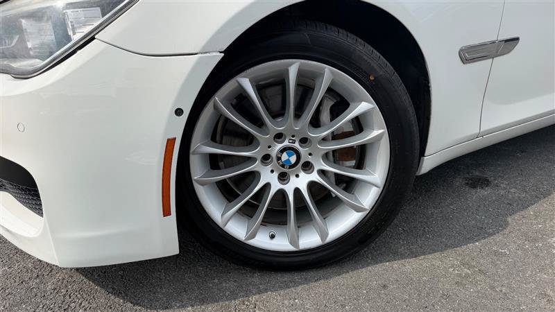 Used 2014 BMW 750Li RWD image 14