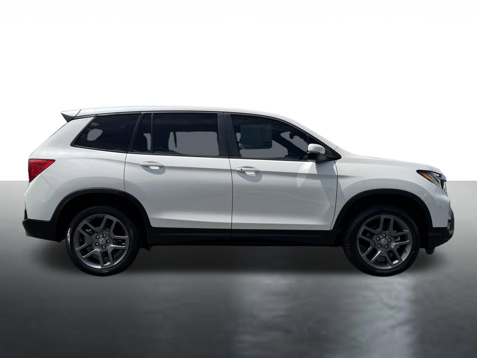 Used 2023 Honda Passport EX-L image 9