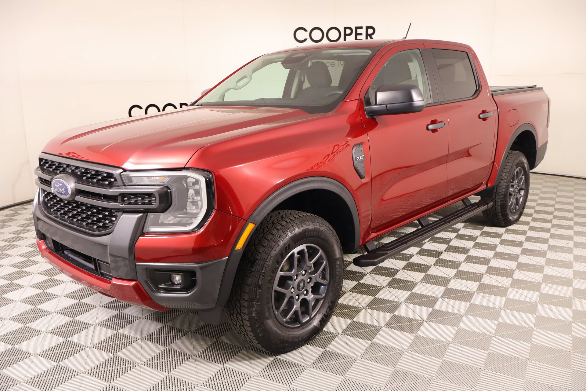 Used 2025 Ford Ranger XLT w/ Equipment Group 301A High AWD/4WD image 12