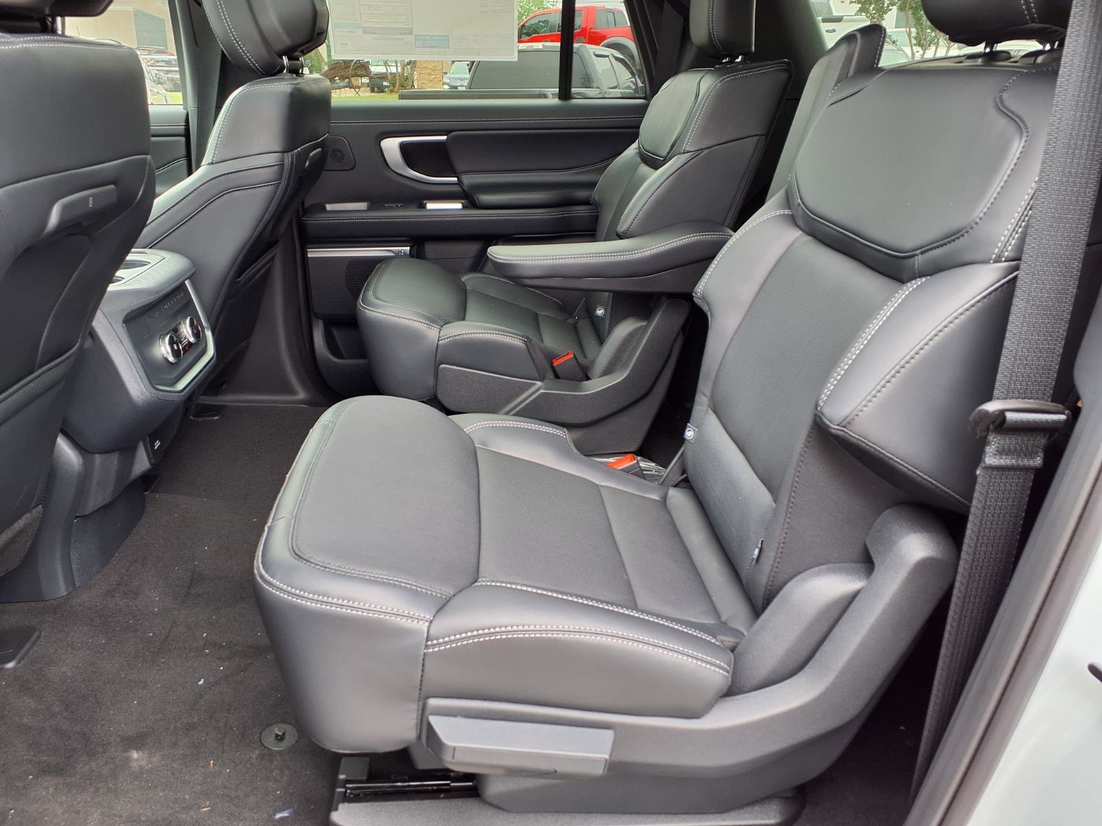 New 2026 Ford Expedition Max Platinum AWD/4WD image 9