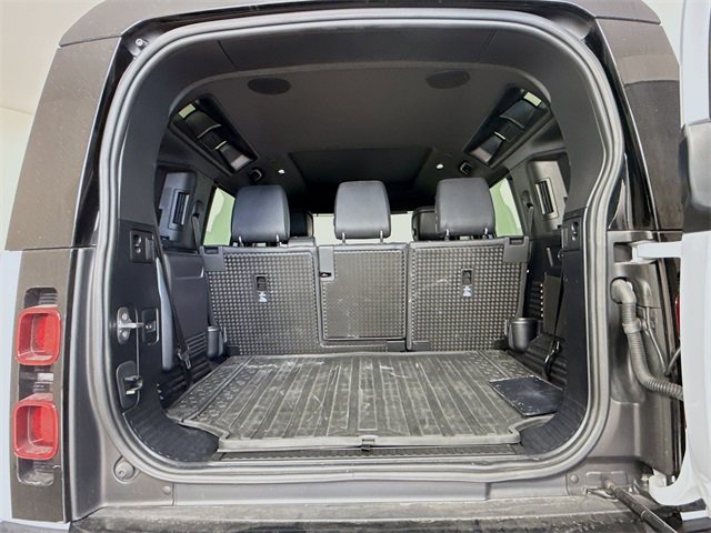 Certified 2022 Land Rover Defender 110 X-Dynamic HSE image 28