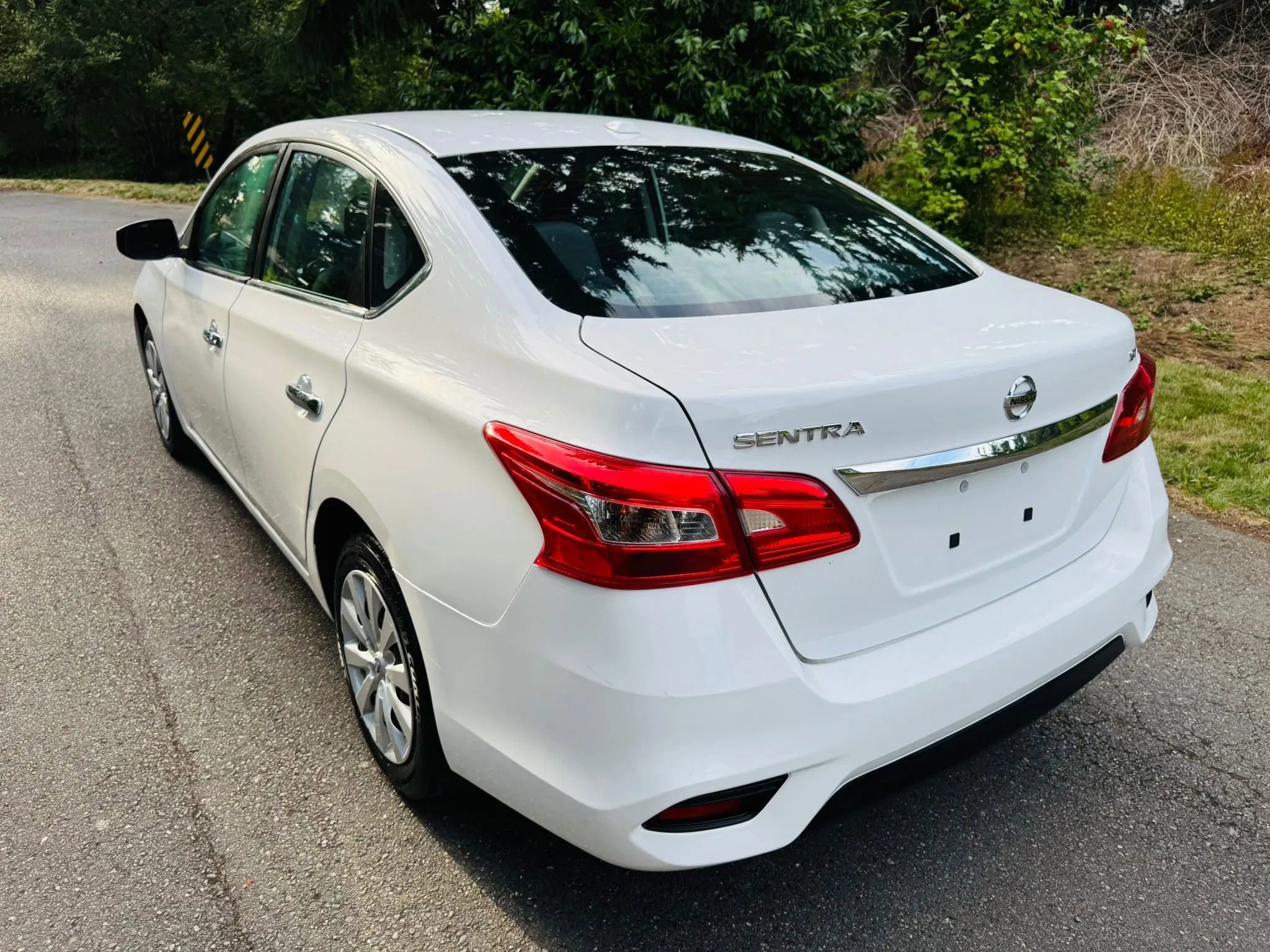 Used 2017 Nissan Sentra SV image 3