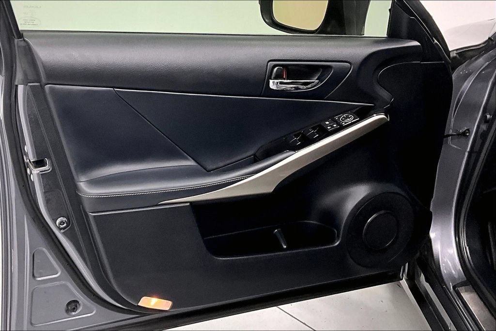 Used 2015 Lexus IS 250 w/ Premium Package RWD image 22