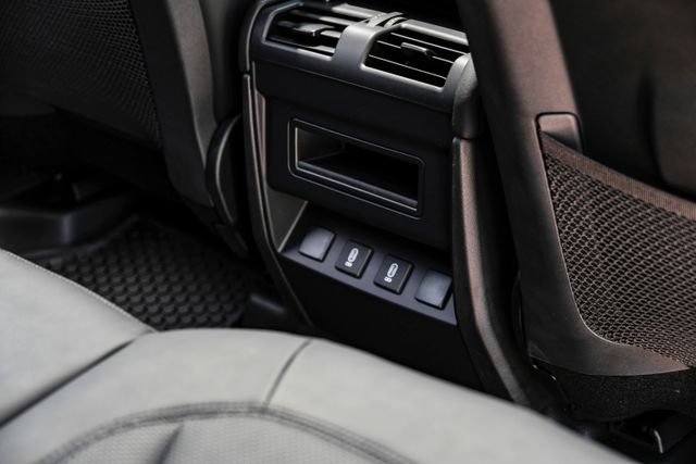 New 2026 Land Rover Defender 110 X-Dynamic SE AWD/4WD image 47