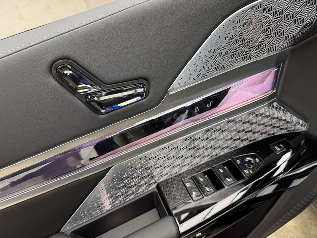 Used 2026 BMW 760i xDrive image 11