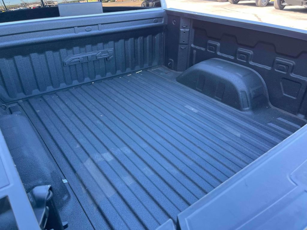 Used 2023 GMC Sierra 1500 AT4 w/ AT4 Premium Package AWD/4WD image 11