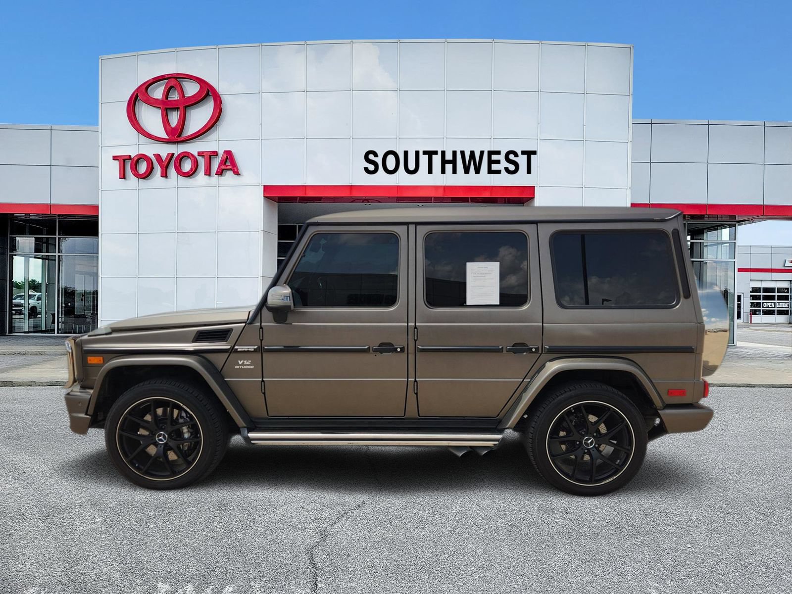 Used 2017 Mercedes-Benz G 65 AMG 4MATIC image 3