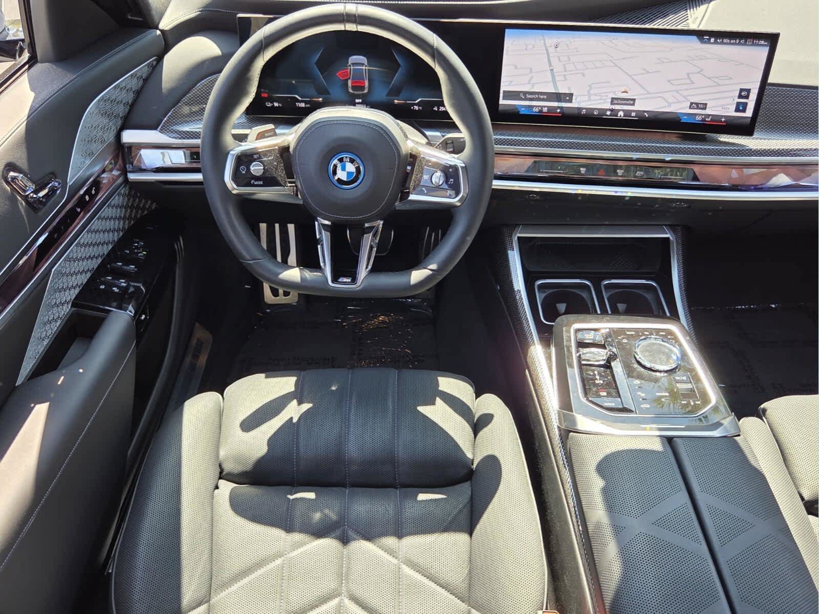 Certified 2023 BMW i7 xDrive60 AWD/4WD image 11
