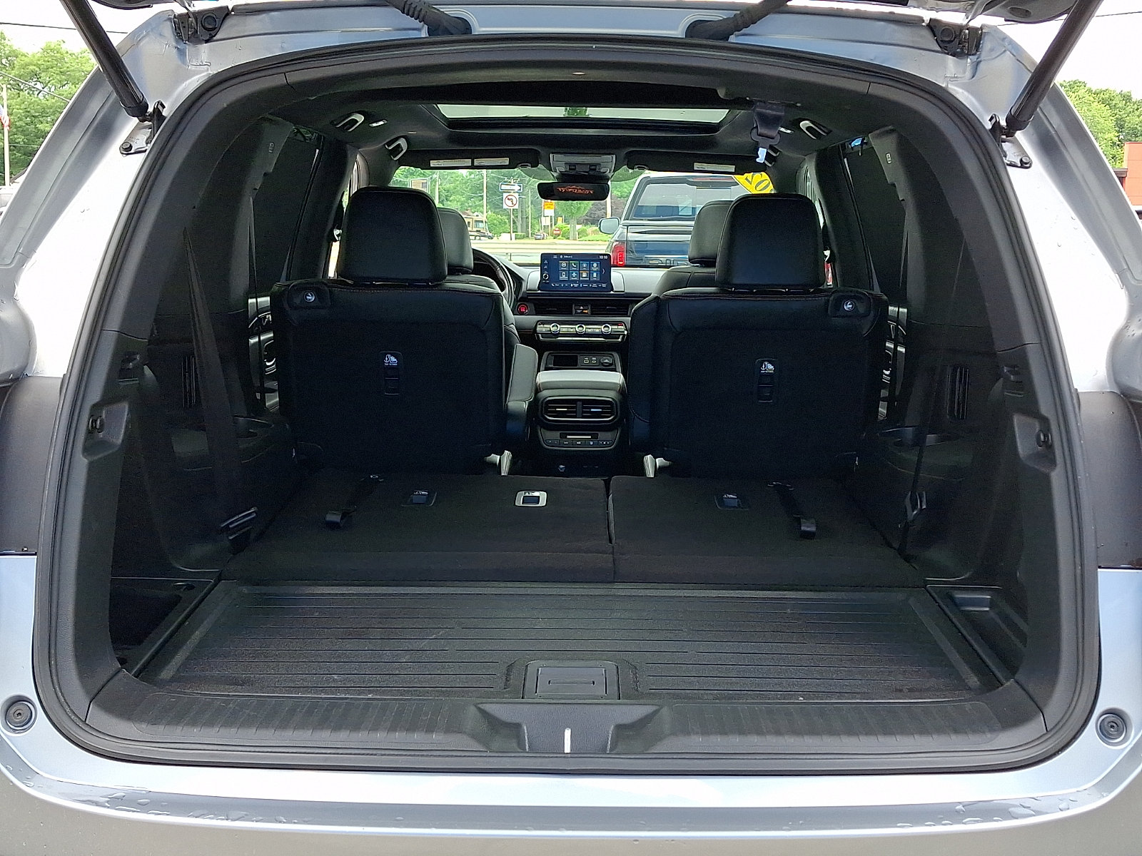 Used 2025 Honda Pilot TrailSport image 32
