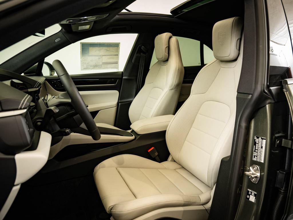 New 2026 Porsche Macan 4 Electric AWD/4WD image 23