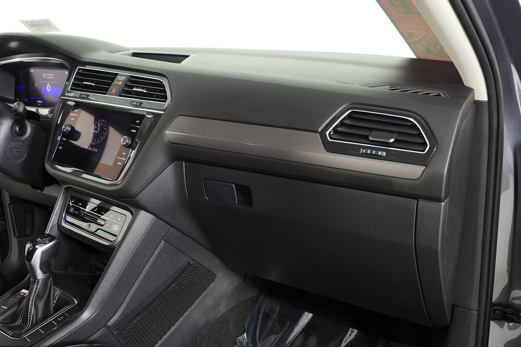 Used 2022 Volkswagen Tiguan SE image 14