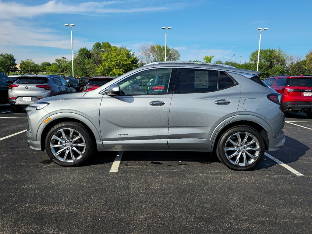 Used 2024 Buick Encore GX Avenir w/ Avenir Convenience Package FWD image 11