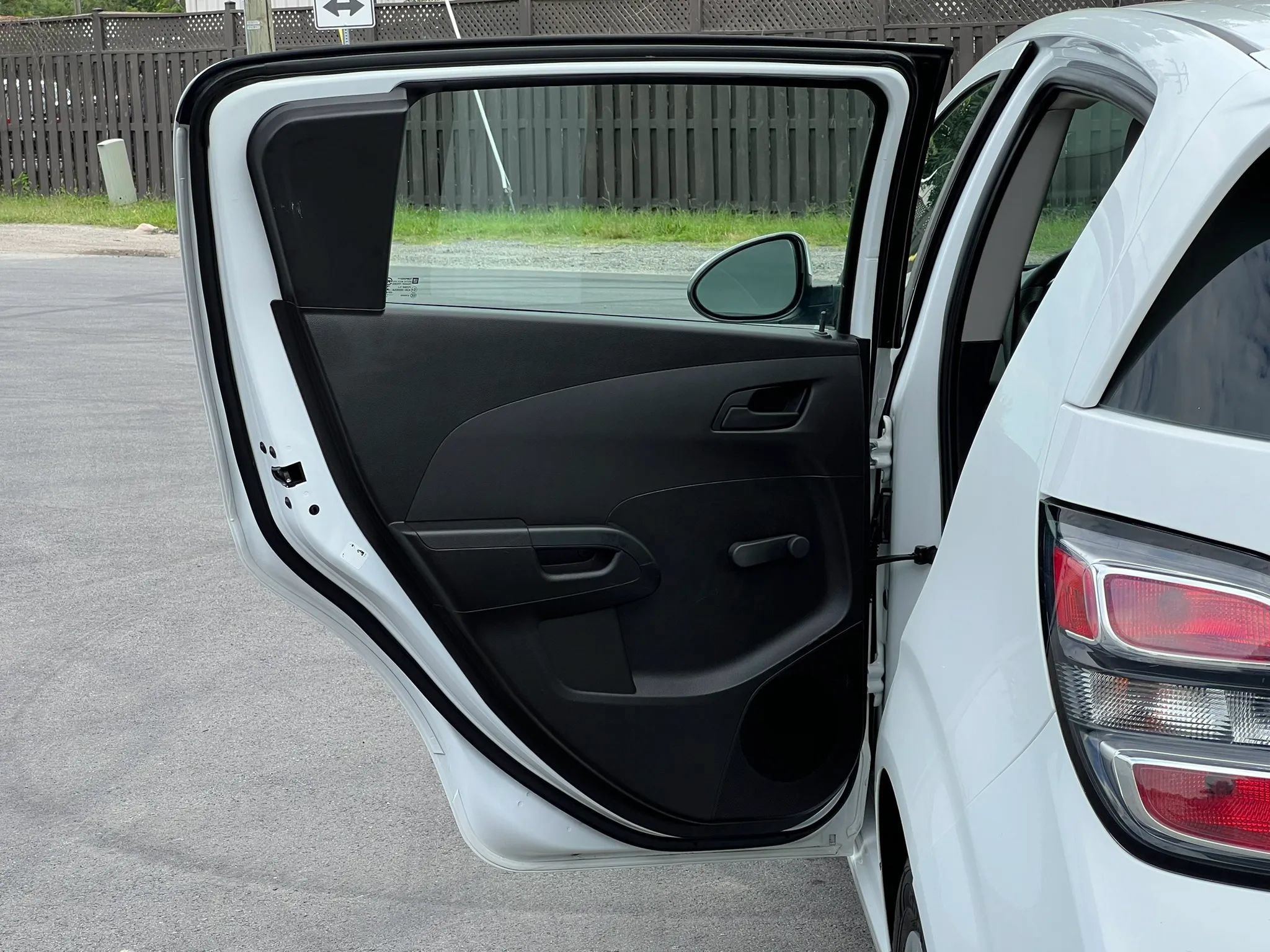 Used 2017 Chevrolet Sonic LT FWD image 33