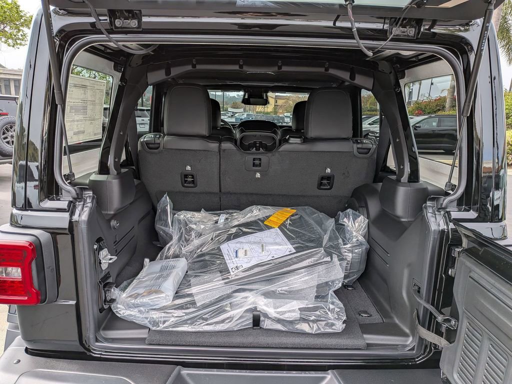 New 2026 Jeep Wrangler Unlimited Rubicon image 24