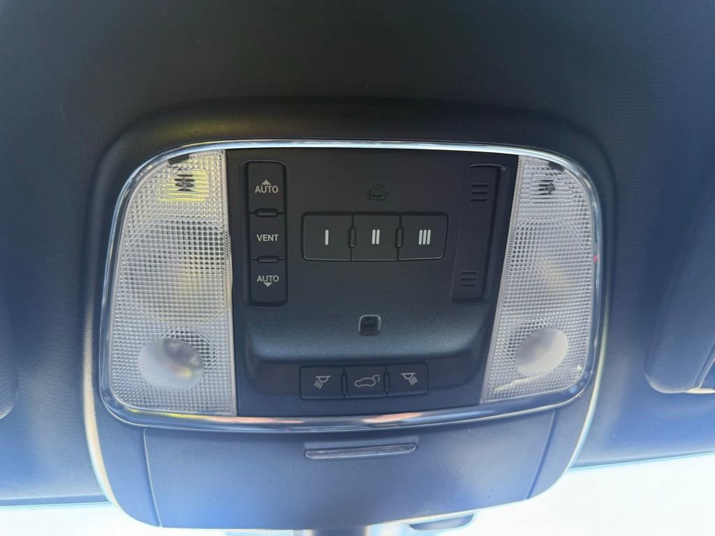 Used 2018 Dodge Durango R/T image 9