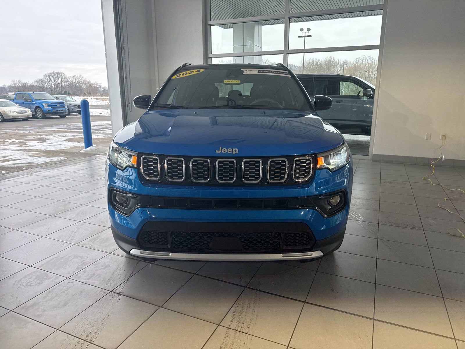Used 2024 Jeep Compass Limited image 2