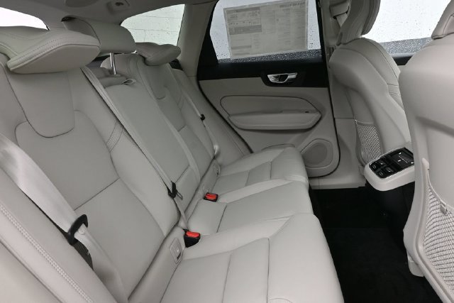 New 2027 Volvo XC60 B5 Ultra AWD/4WD image 33