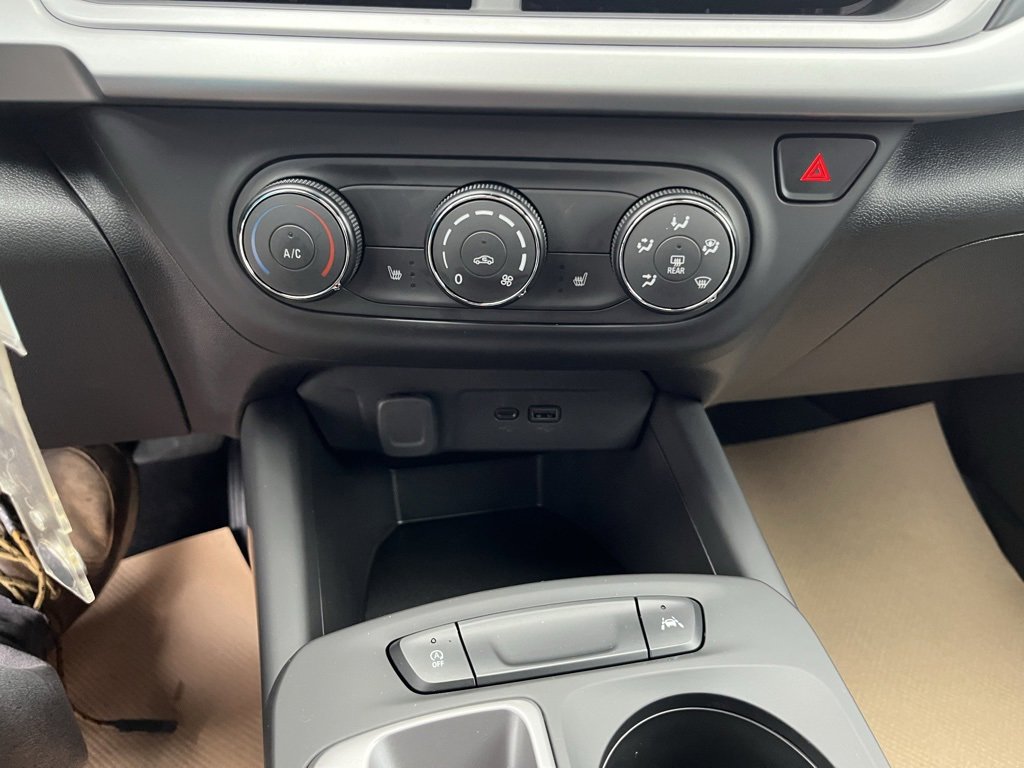 New 2026 Chevrolet Trax RS w/ Sunroof Package image 17