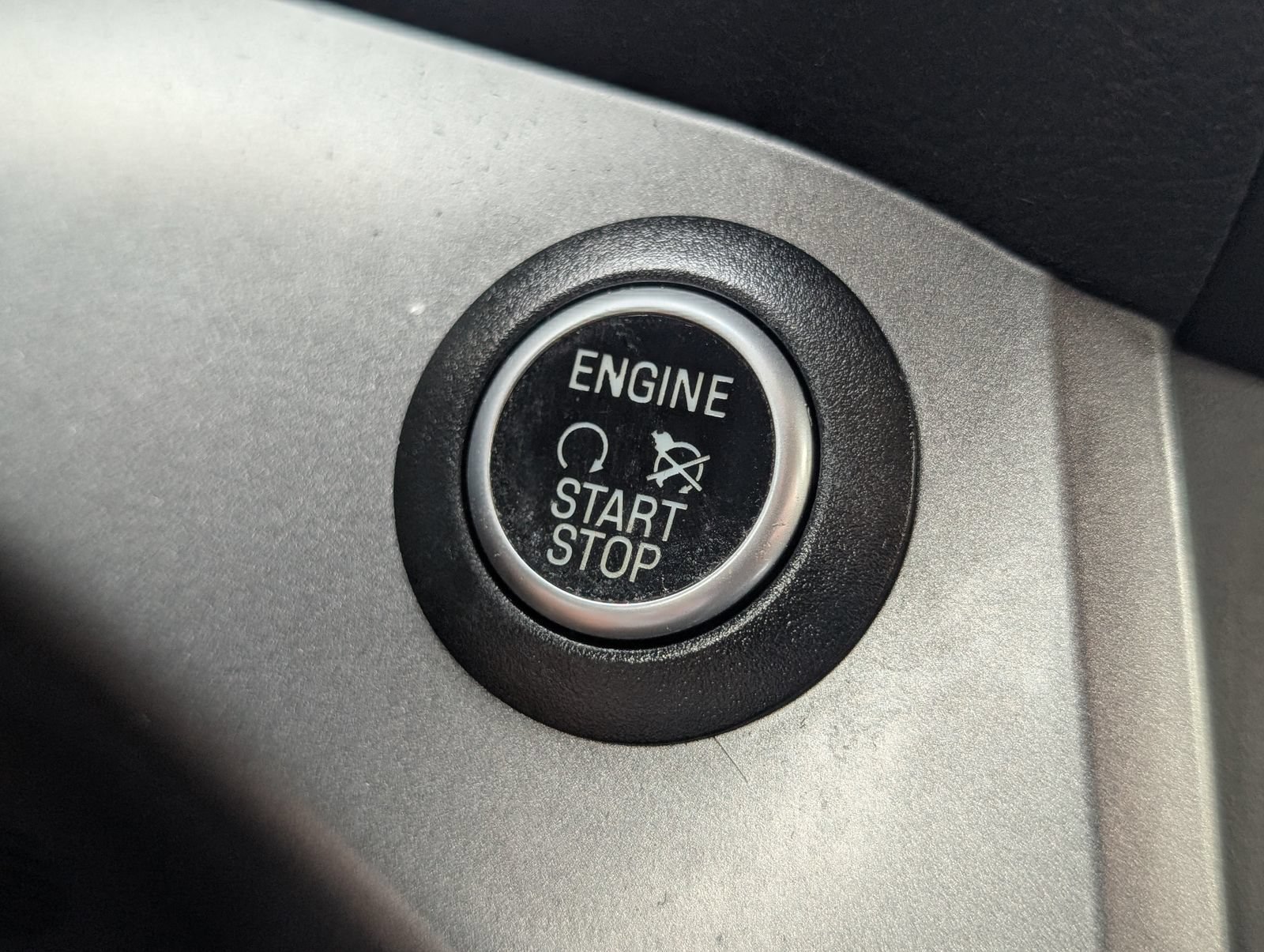 Used 2019 Ford Escape SEL FWD image 25