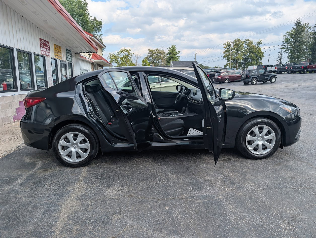 Used 2015 MAZDA MAZDA3 i Sport image 14