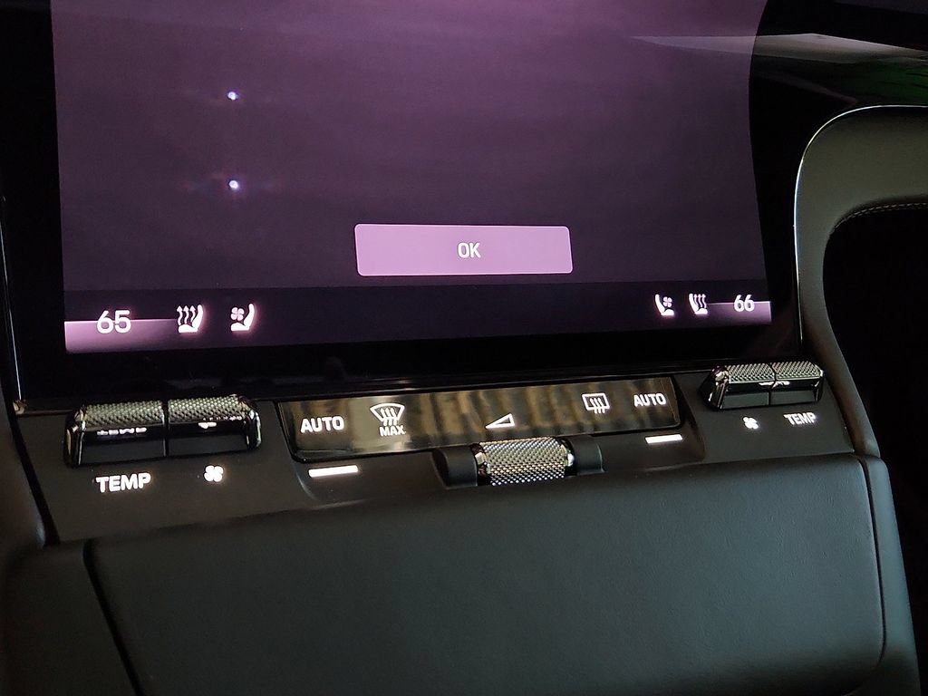 New 2026 Porsche Cayenne Turbo AWD/4WD image 15