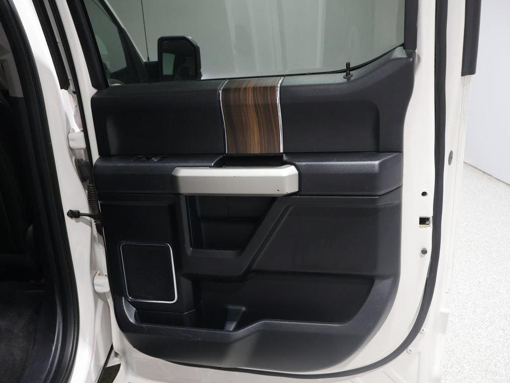 Used 2015 Ford F150 Lariat w/ Equipment Group 502A Luxury AWD/4WD image 21