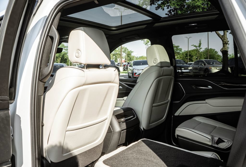 Used 2022 Cadillac Escalade Sport w/ Touring Package AWD/4WD image 29