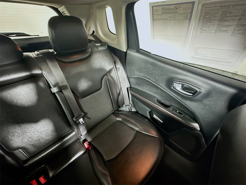 Used 2020 Jeep Compass Trailhawk image 14