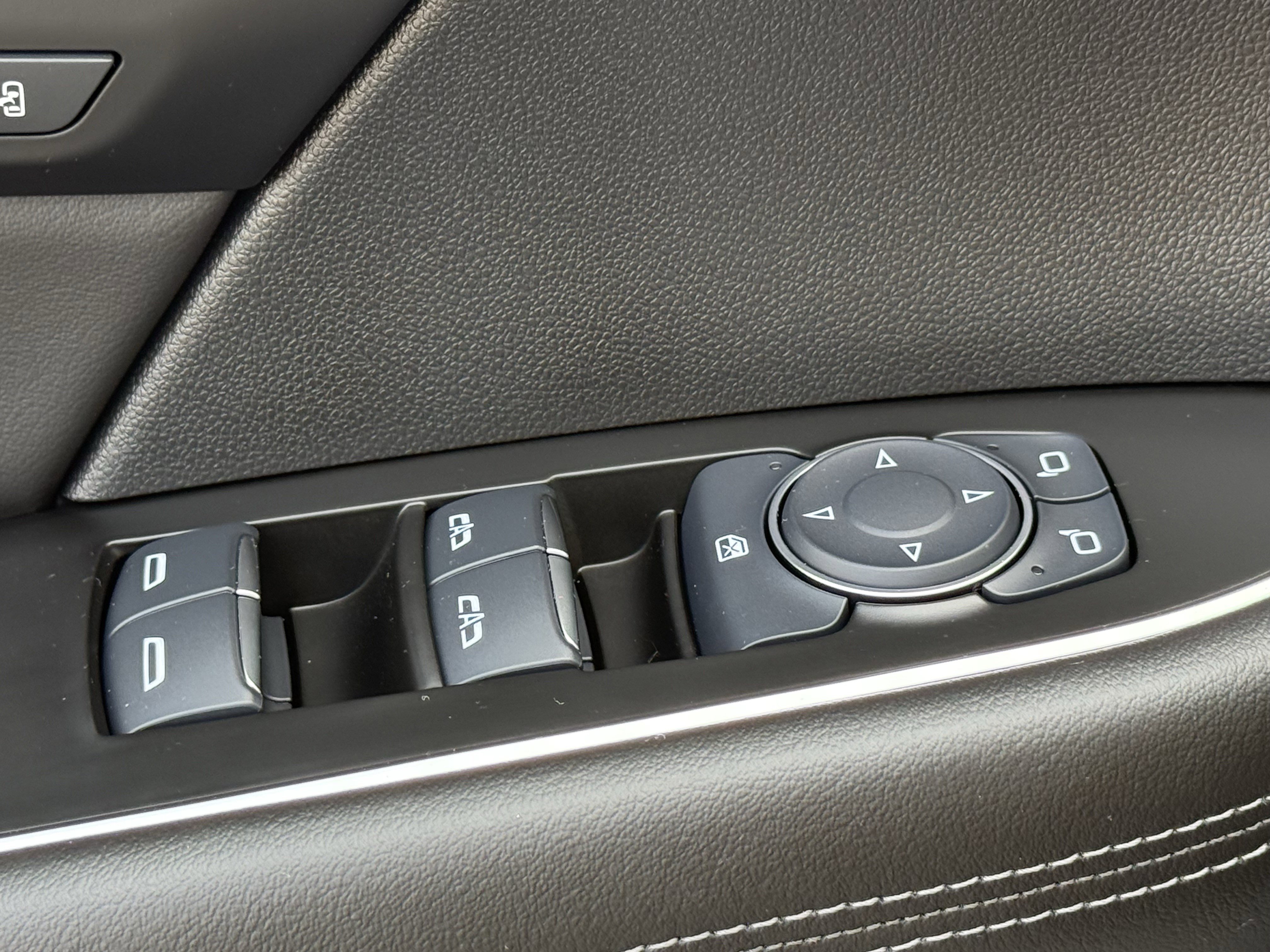 Used 2024 Buick Envision Avenir image 25