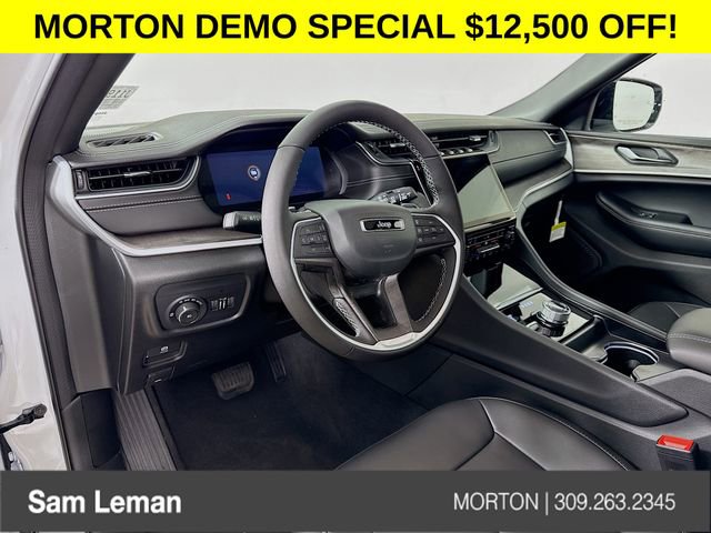 New 2025 Jeep Grand Cherokee Limited w/ Black Appearance Package image 9