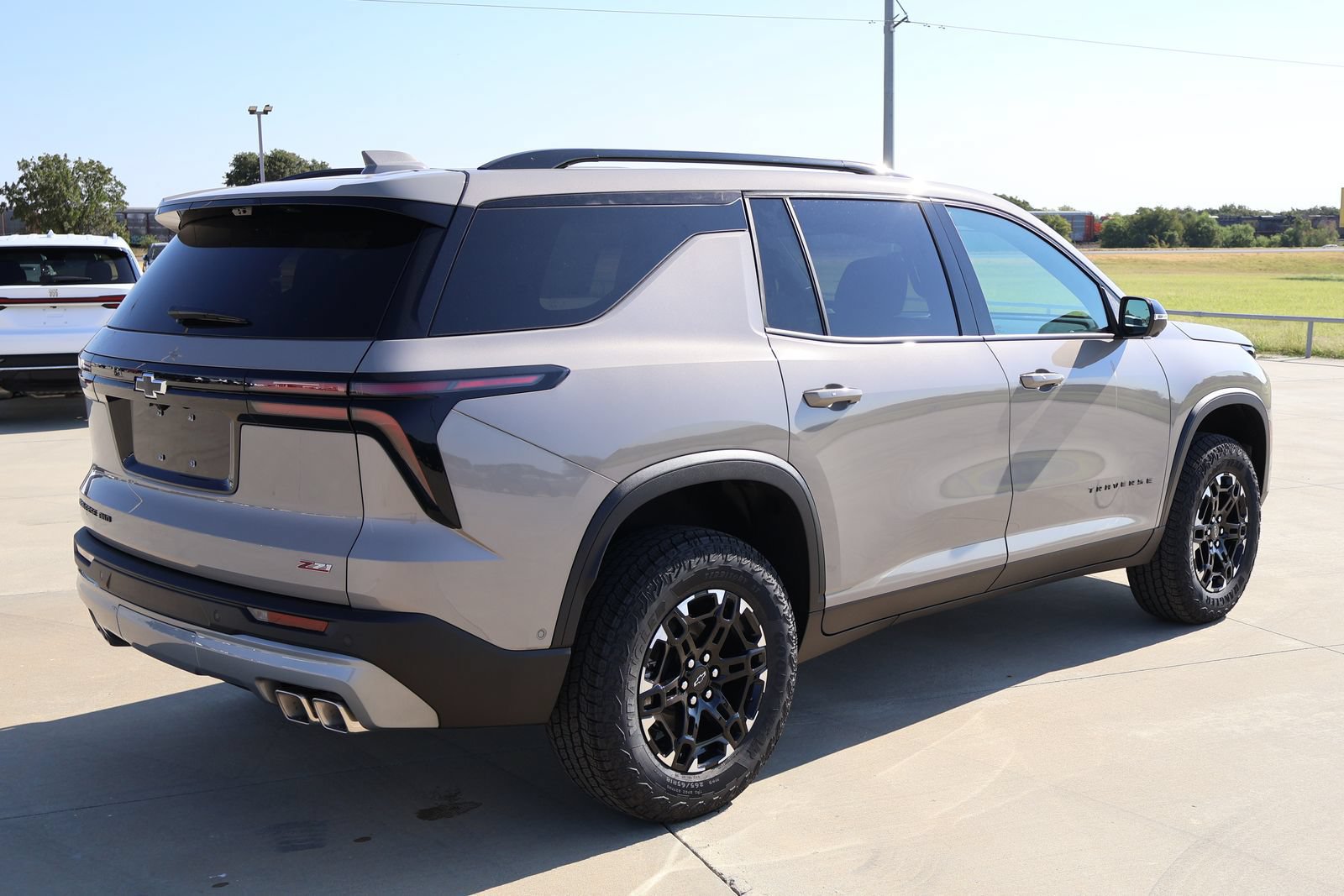 New 2027 Chevrolet Traverse Z71 w/ Enhanced Driving Package AWD/4WD image 4