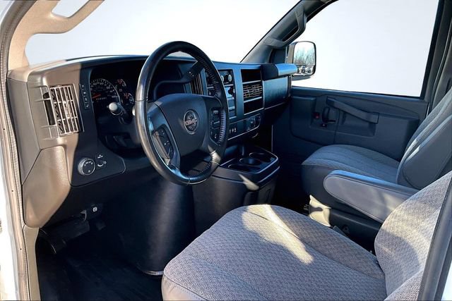 Used 2023 GMC Savana 3500 w/ Driver Convenience Package RWD image 17