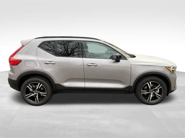 New 2026 Volvo XC40 B5 Core image 8