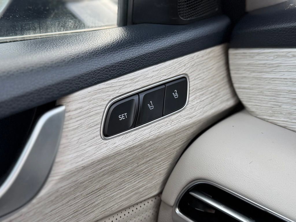 Used 2023 Hyundai Palisade Calligraphy image 31